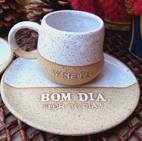 Xícara e pires personalizados com nome e frase